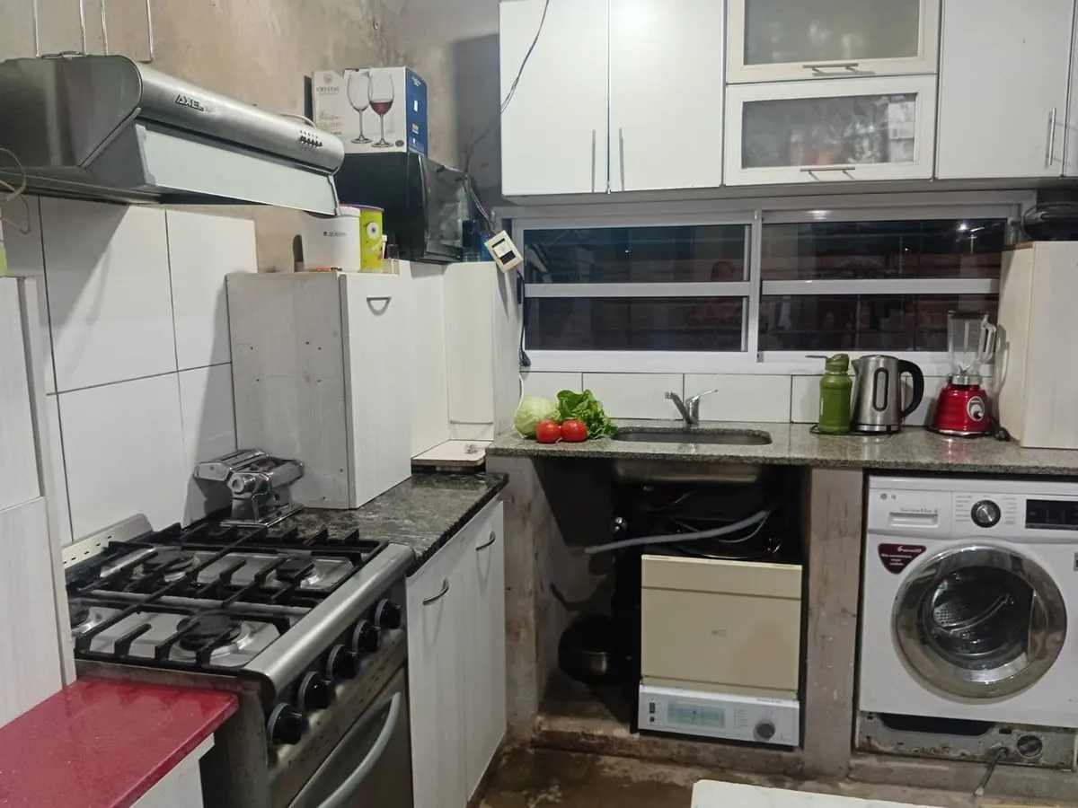 Casa en Varela y Llerena 2300