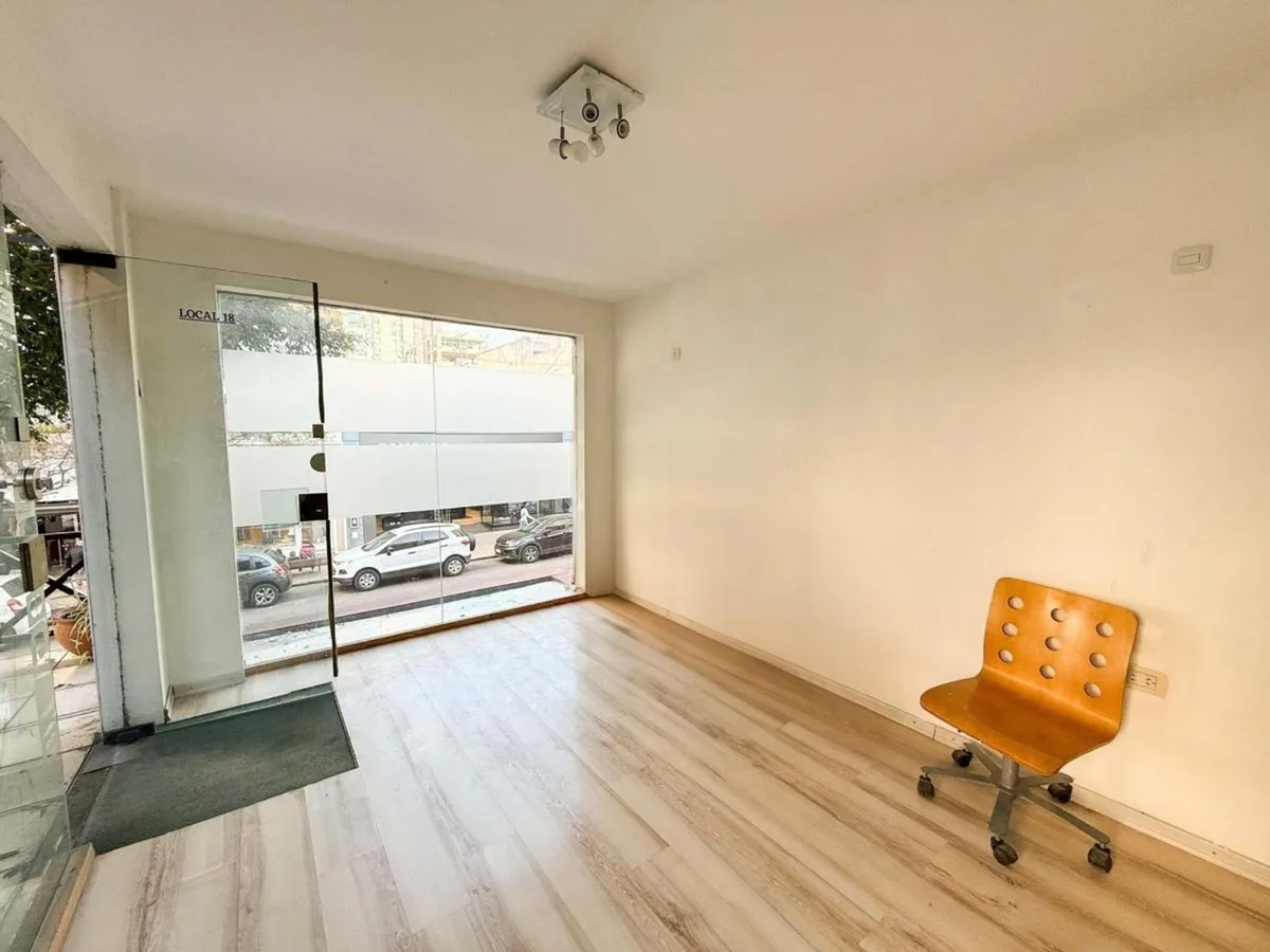 Local Comercial en Calle 47 Esquina 8 600