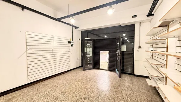 Local Comercial en Avenida 12 de Octubre 2600