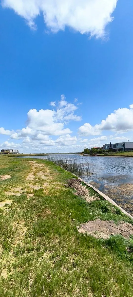 Lote en Avenida de la Bahía 100