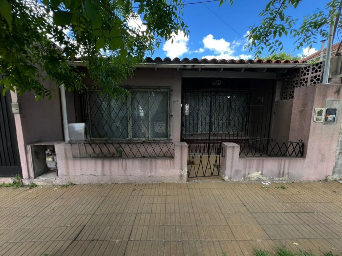 Casa en Juan Cruz Varela 500