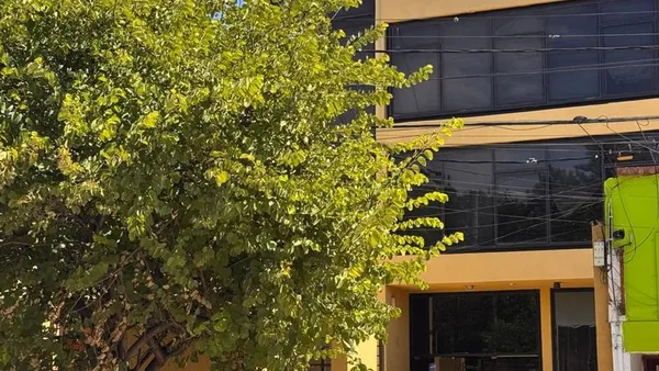 Edificio en Avenida Castro Barros 600