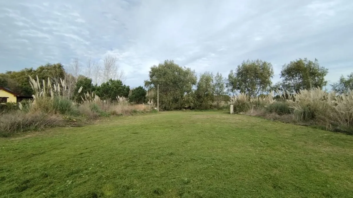 Lote en Los Lirios E/ Malvones y Madreselvas S/N