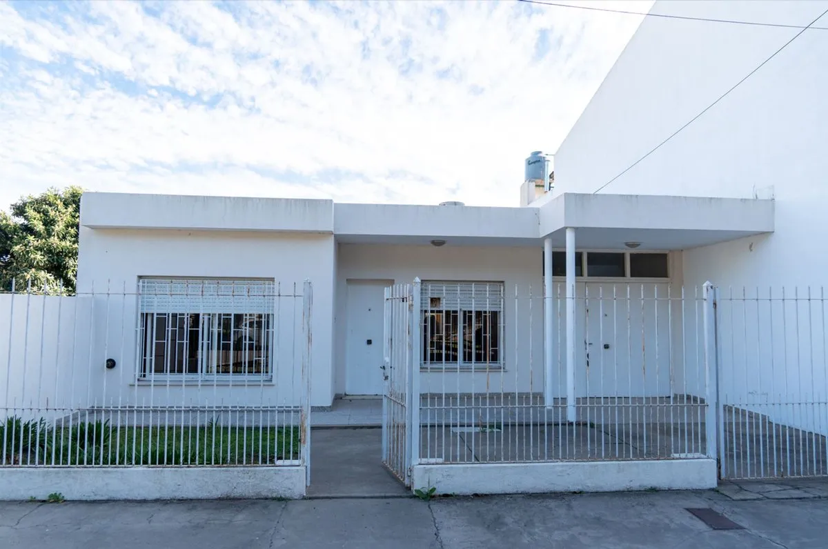 Casa en Sáenz Peña 400
