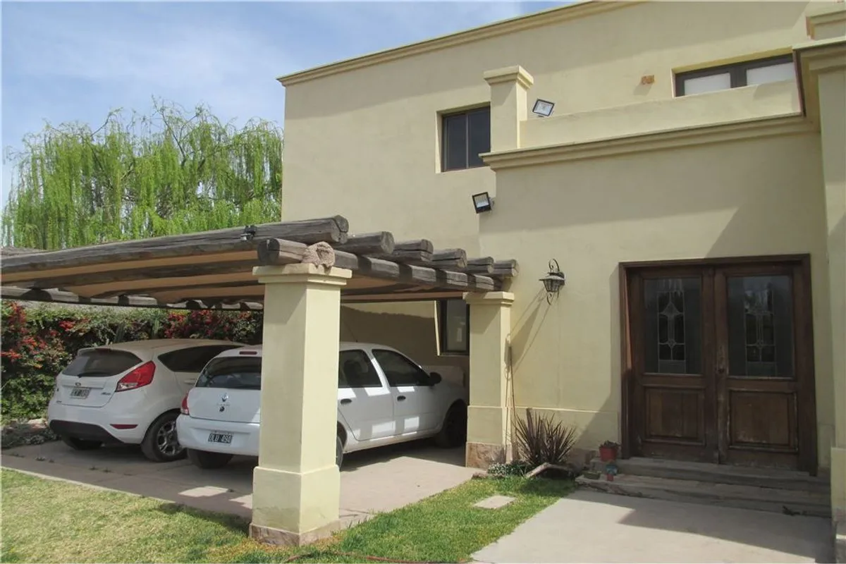 Casa en Almirante Brown 4500