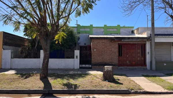 Casa en Dorrego 100