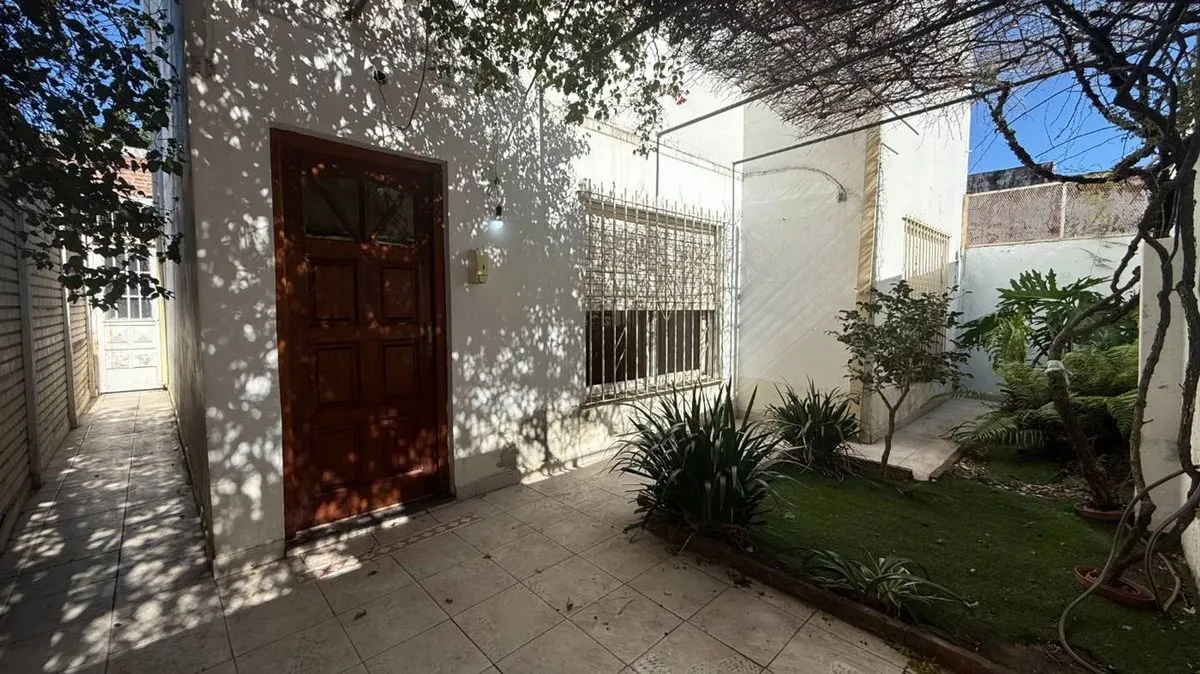 P H en Calle 71 E/ 23 y 24 1400