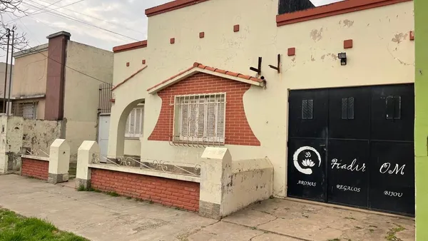 Casa en Roque Sáenz Peña 300