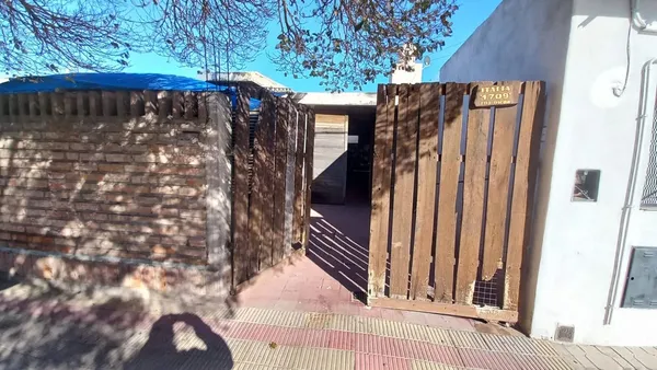Casa en Avenida Italia 1700