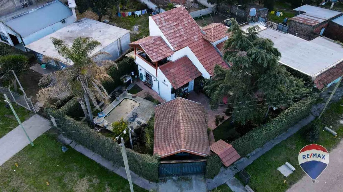 Casa en Cambaceres 900