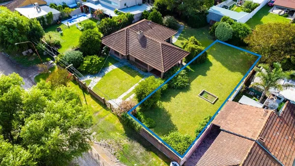 Lote en Niza 900