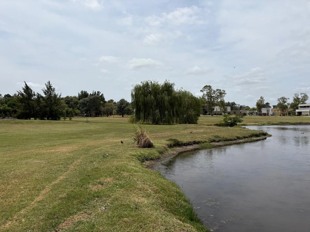 Lote en Silverio Basabe 900