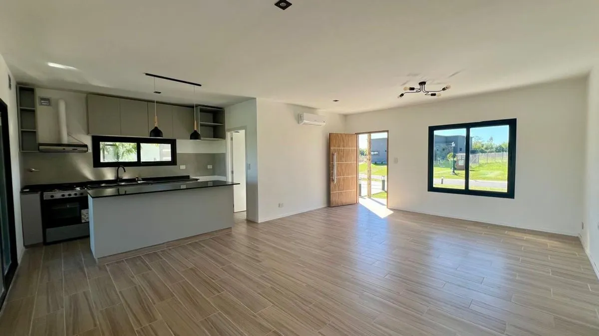 Casa en Roque Petrochi 5300