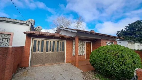 Casa en Avenida V 1700