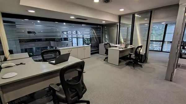 Oficina en Lima 300