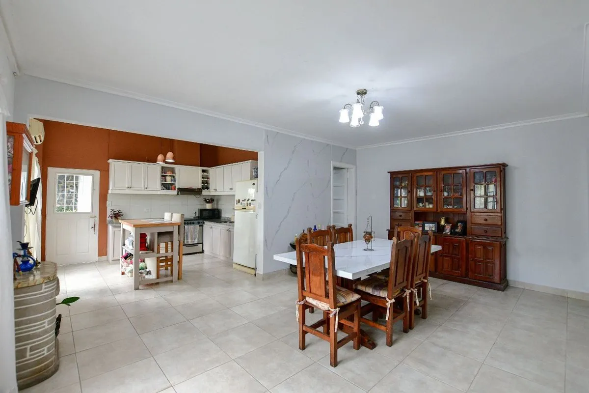 Casa en 525 E/ 4 y 5 900