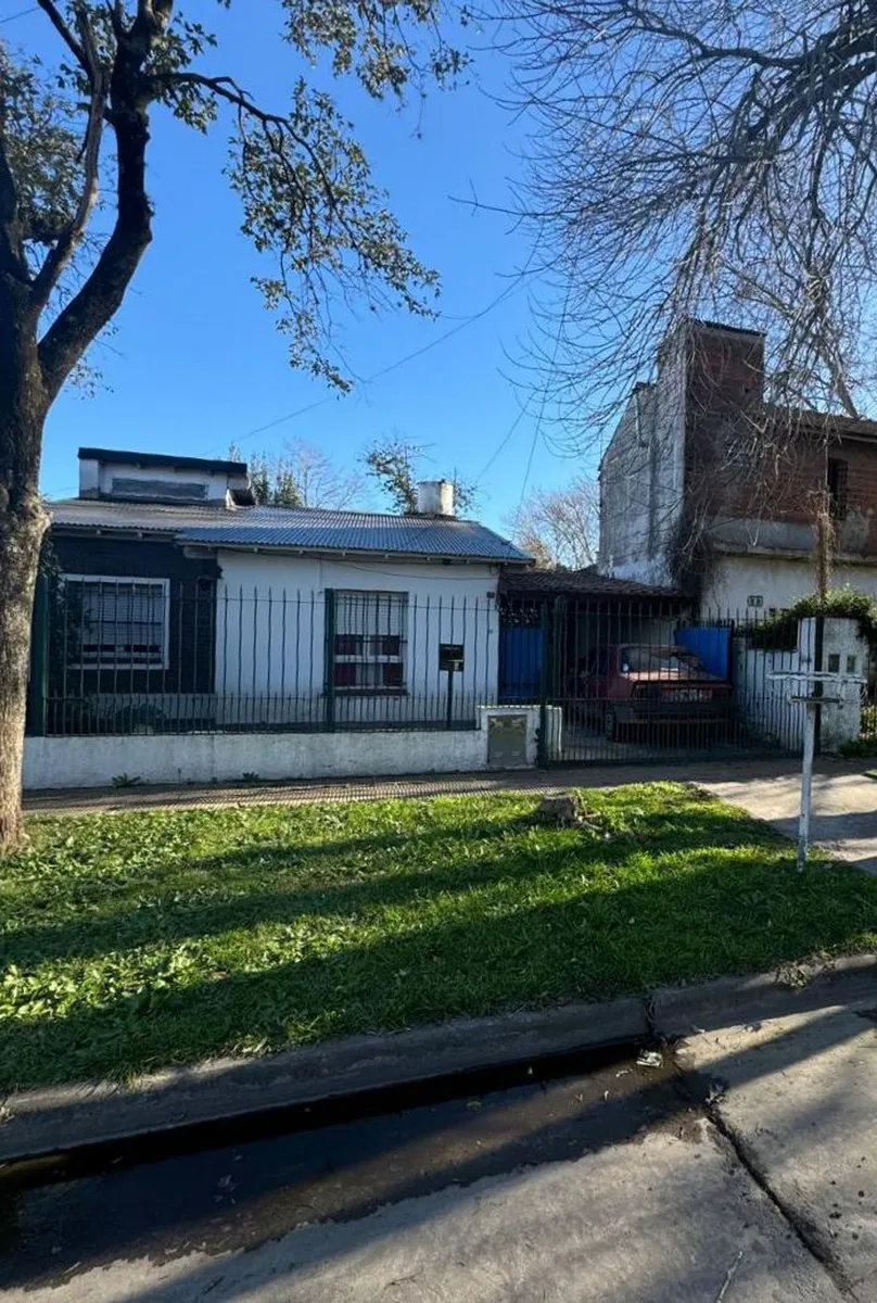 Casa en Chacabuco 2000