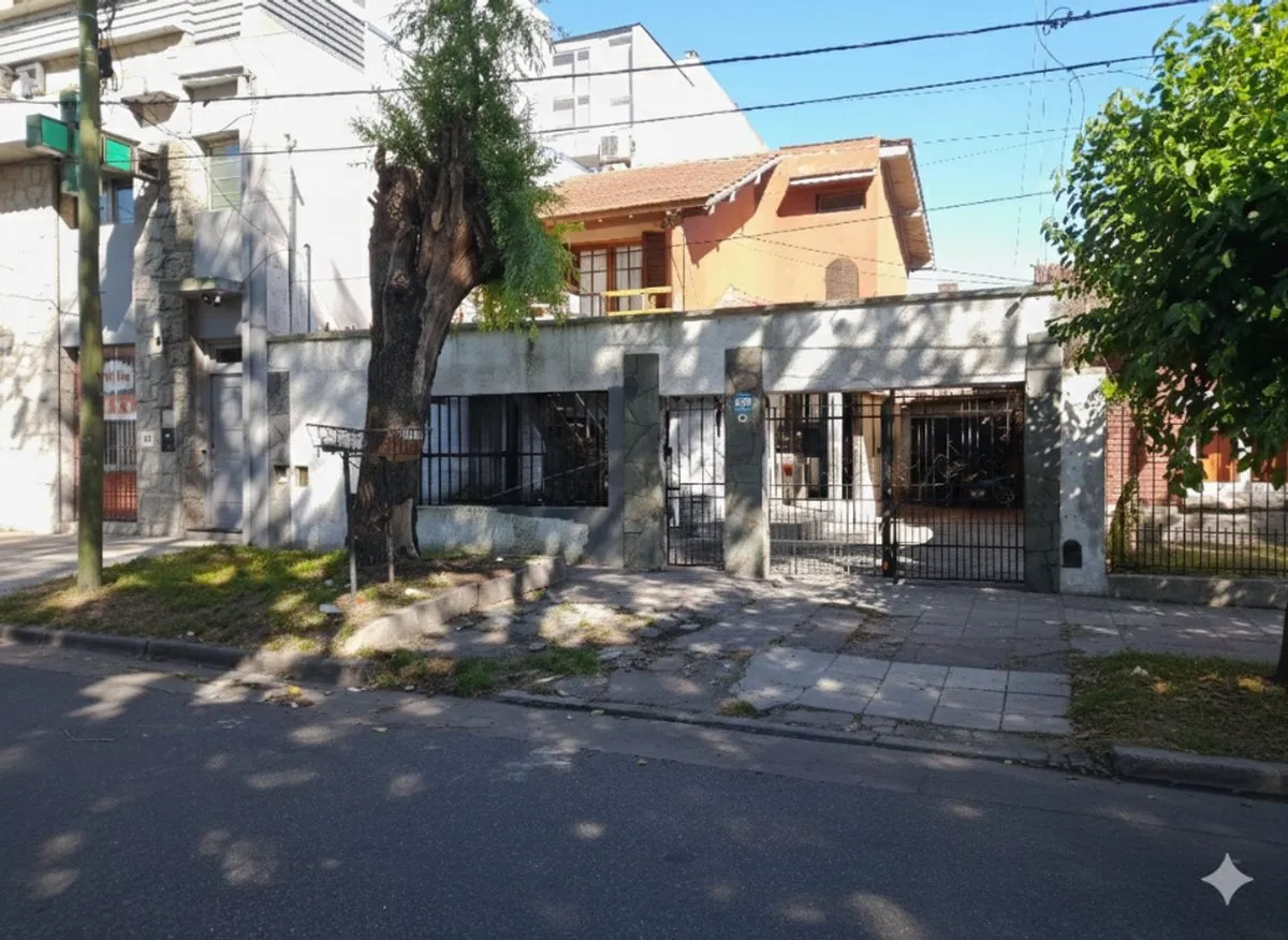 Casa en Angel Roffo 1000
