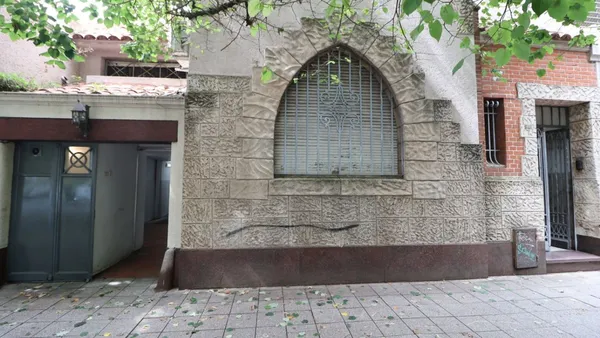 P H en Carlos Pellegrini 300