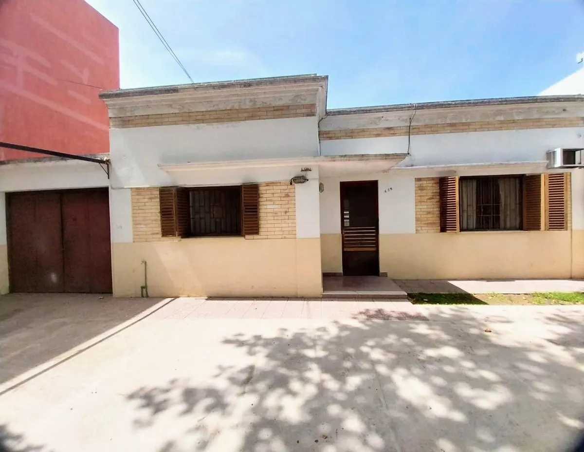 Casa en Alberdi 400