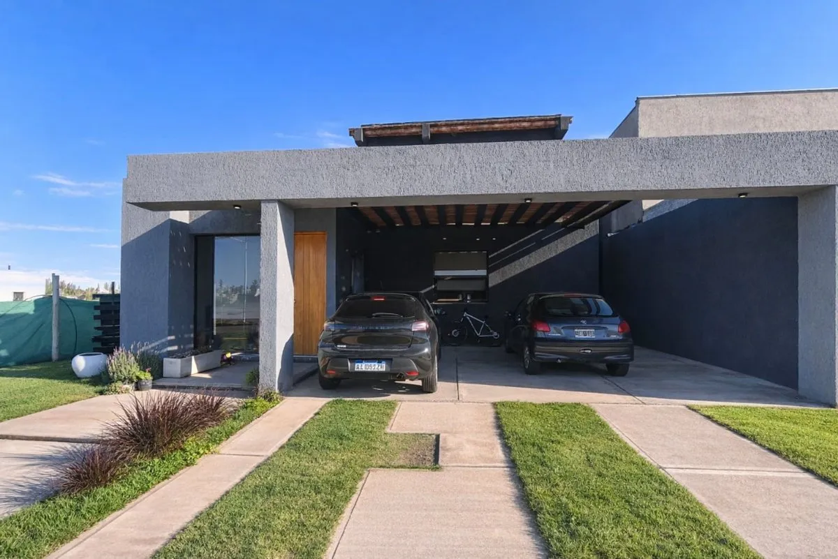 Casa en Aráoz 0