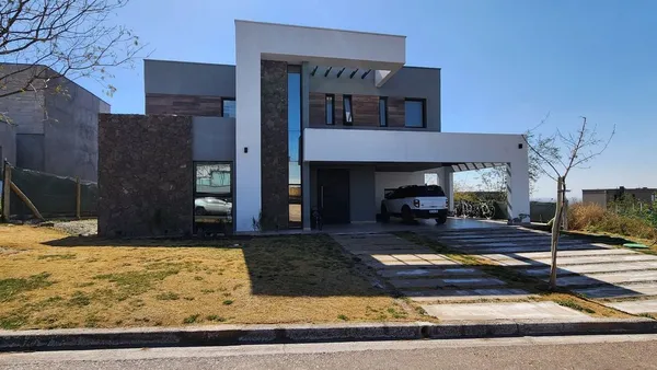 Casa en Regalado Olguin 0