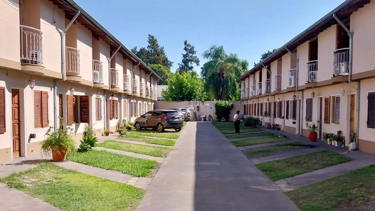 P H en Julio Besada 7900