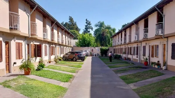 P H en Julio Besada 7900