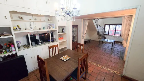 Casa en José Mármol 800
