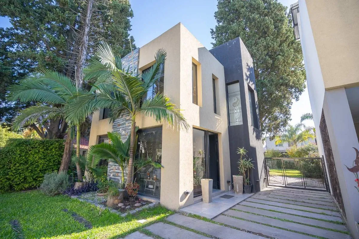 Casa en Julián Balbín 4000