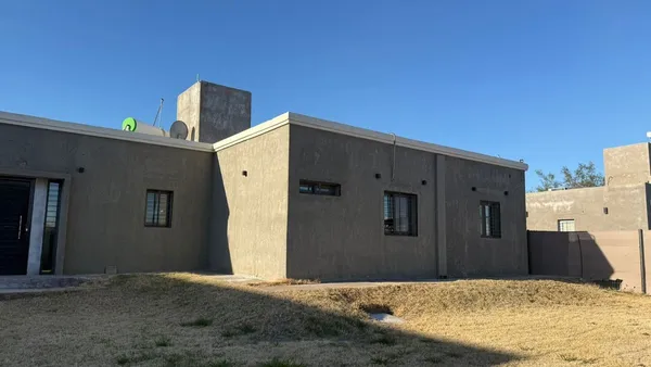 Casa en Carlos Pellegrini Este 7100