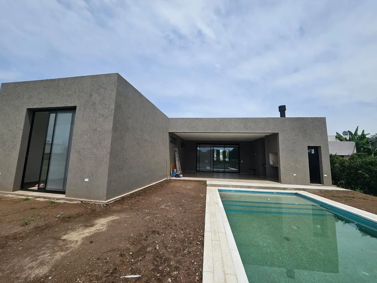 Casa en Barrio Santa Elena 500
