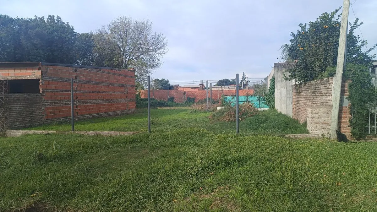 Lote en 3 de Febrero 4700