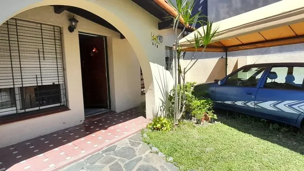 Casa en Gobernador Alberto Barcelo 500