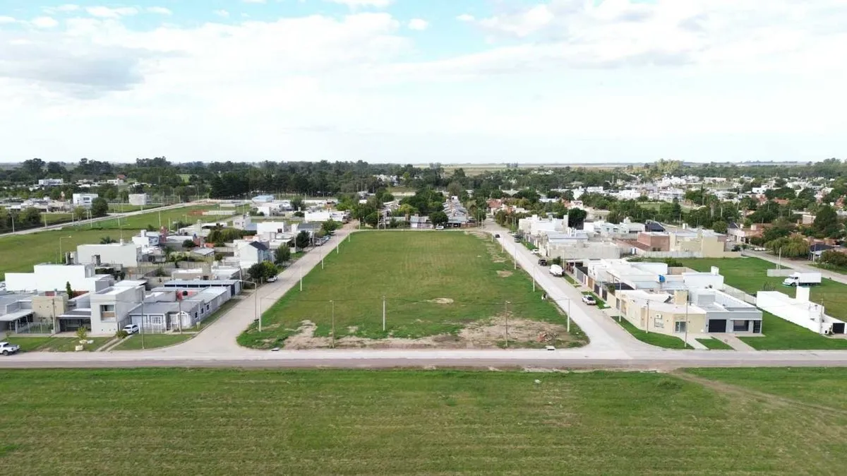 Lote en Masneri 700