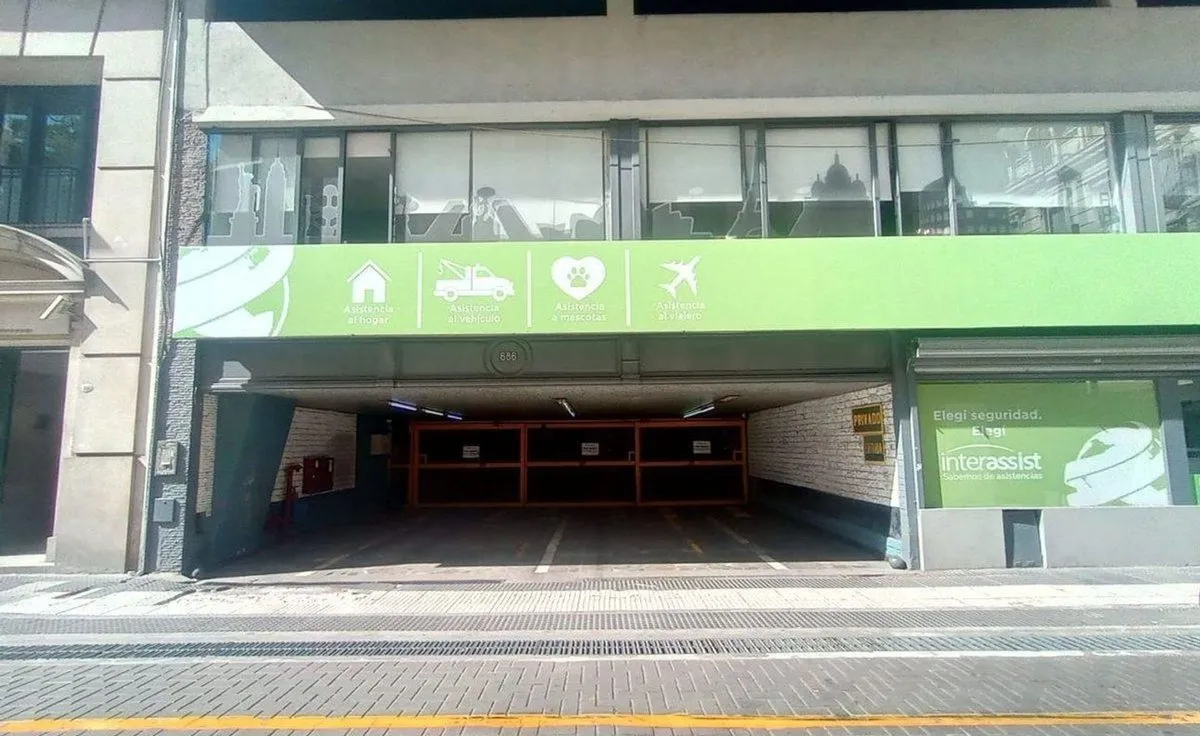 Cochera en Marcelo Torcuato de Alvear 600