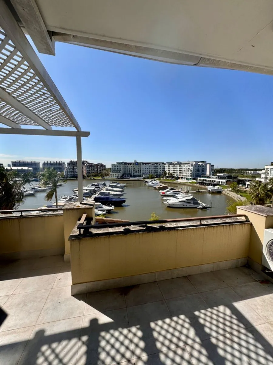 Departamento en Avenida del Mirador 400