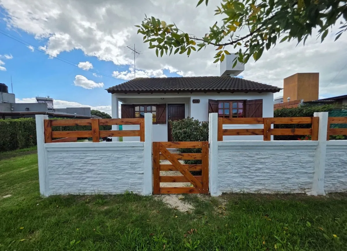 Casa en Las Camelias 200