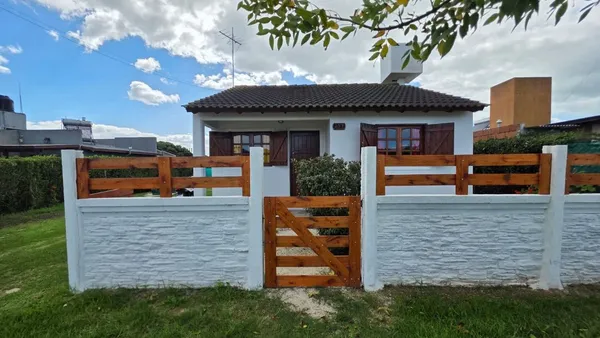 Casa en Las Camelias 200