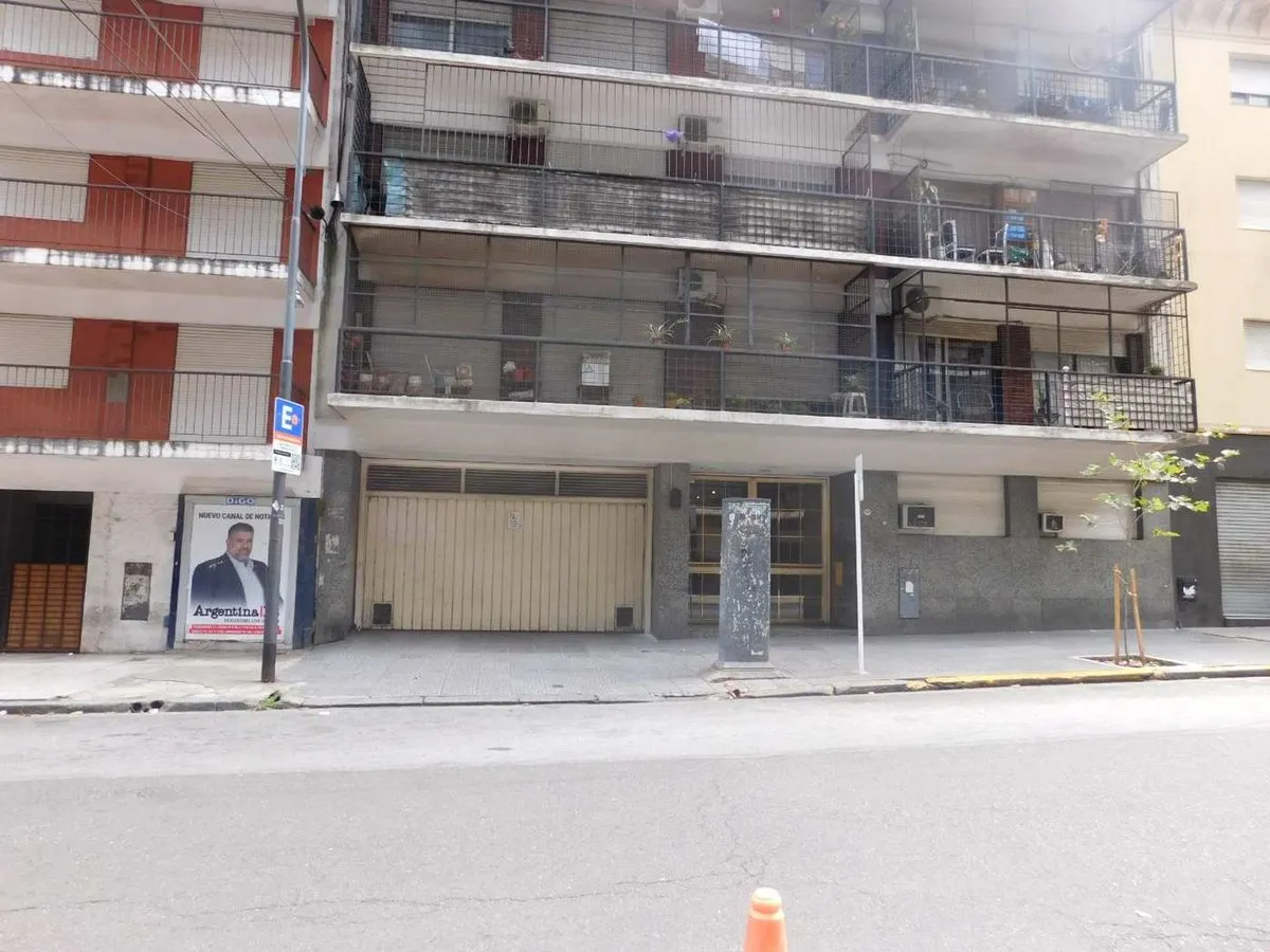 Cochera en Sarmiento 2000