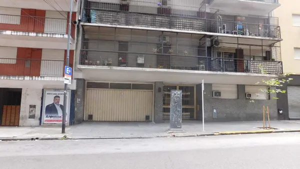 Cochera en Sarmiento 2000