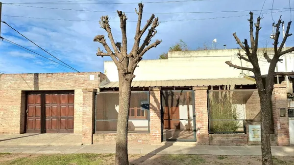 Casa en De Luca 800