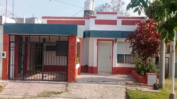 Casa en Edmundo de Amicis 200