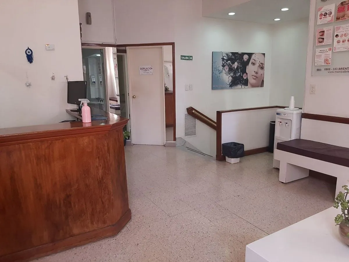 Local Comercial en Avenida Raúl Scalabrini Ortiz 200