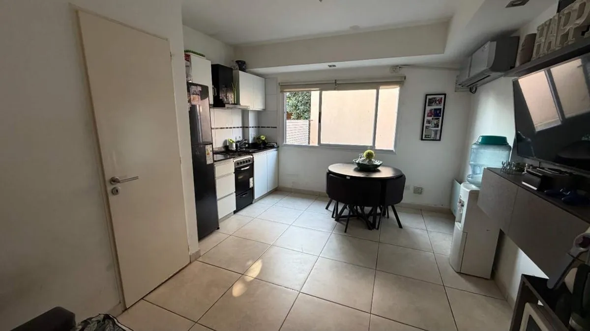 Departamento en José Cubas 2600