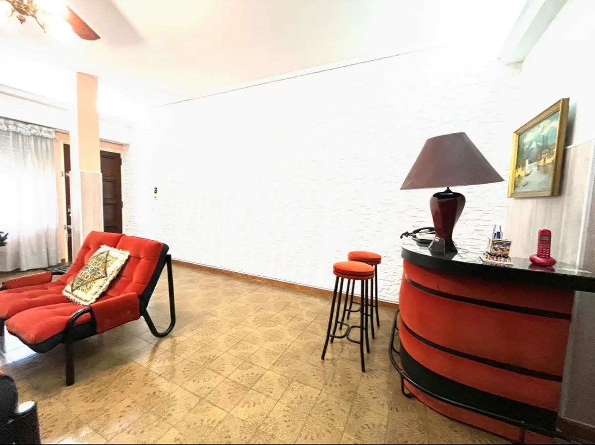 Casa en Avenida Derqui 3800