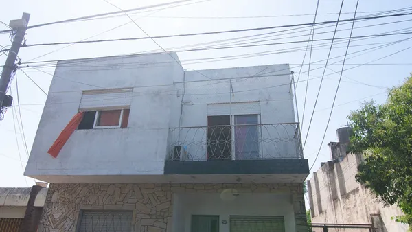P H en Lanús 2500