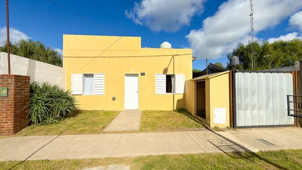 Casa en Los Tulipanes 1800