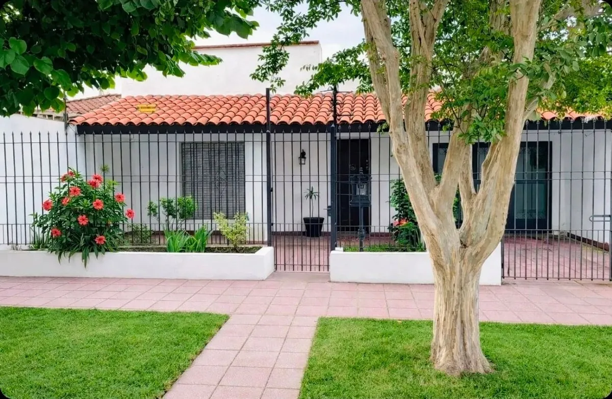Casa en Dolores G. Ocantos 700