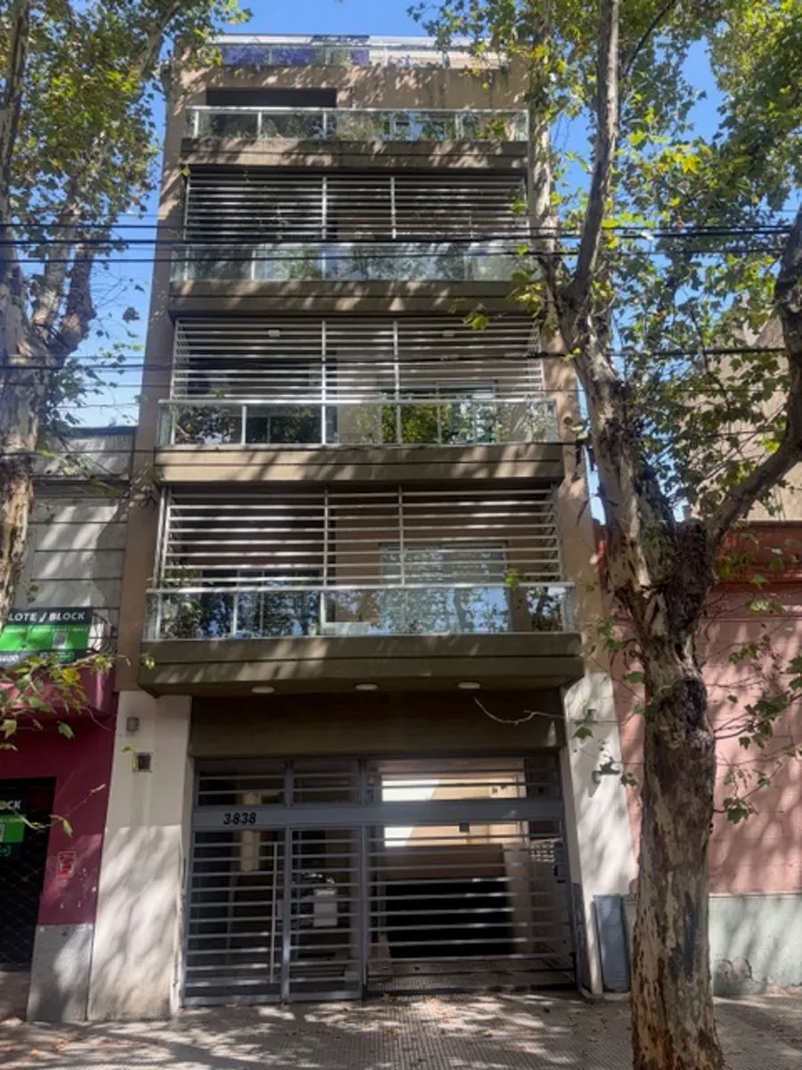 Departamento en Avenida Hipólito Yrigoyen 3800